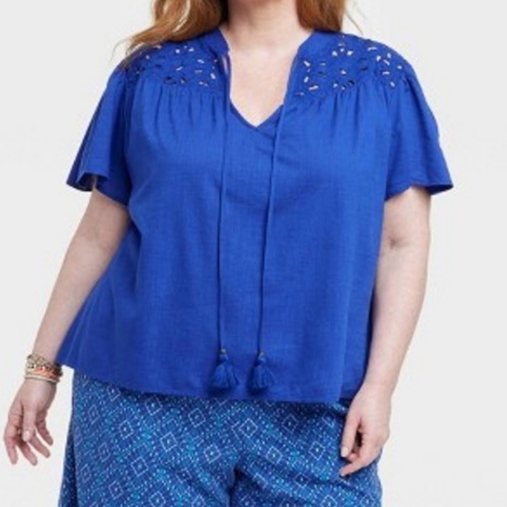 Knox Rose Royal Blue V-Neck Tunic with Cutout Floral Yoke